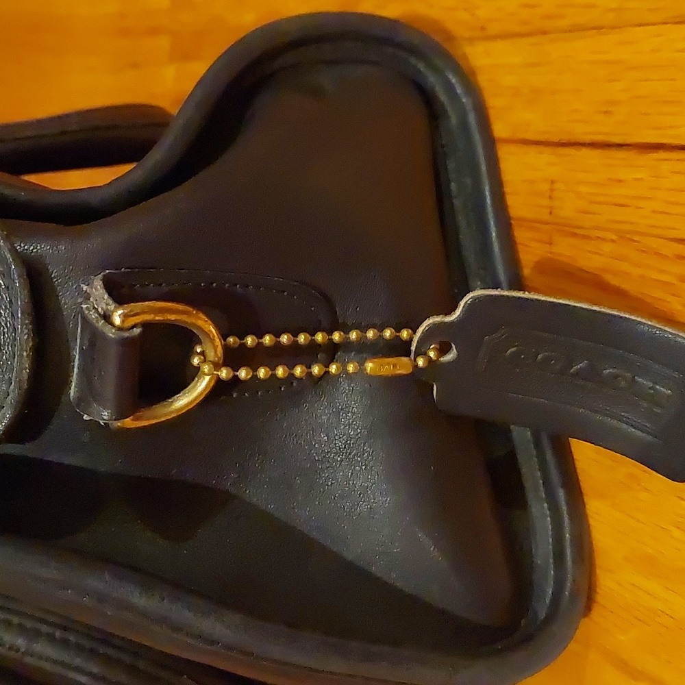 Vintage Coach Bag with brass feet - Picture 3 of 7